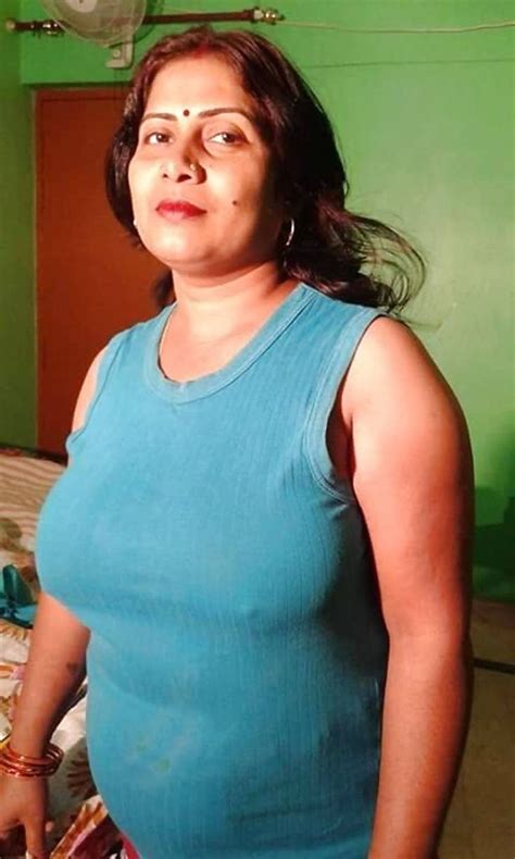 bhabi pussy pics|Desi Bhabhi Nude Pussy Gallery – 50 Pics!